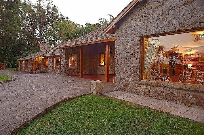 Los Nobles Hostal de Bosque-1