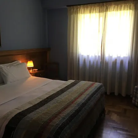 Los Nobles Hostal de Bosque-3